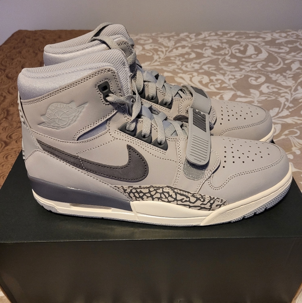 Jordan Legacy 312 Wolf Grey Sz 11